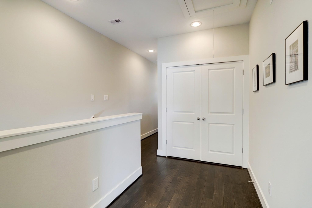 4202 Gillespie Street - Photo 8