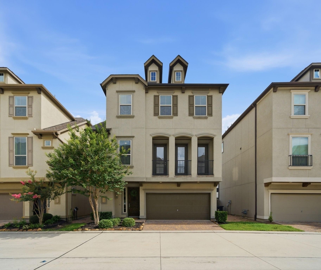 10616 Centre Shadows Drive - Photo 0