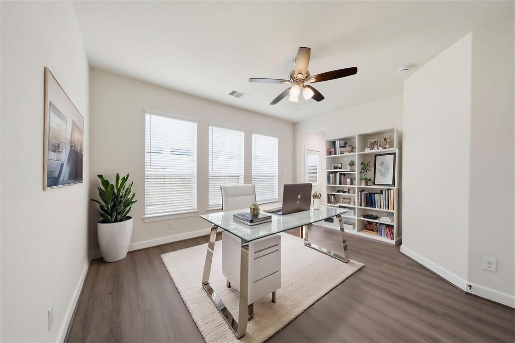 10616 Centre Shadows Drive - Photo 11