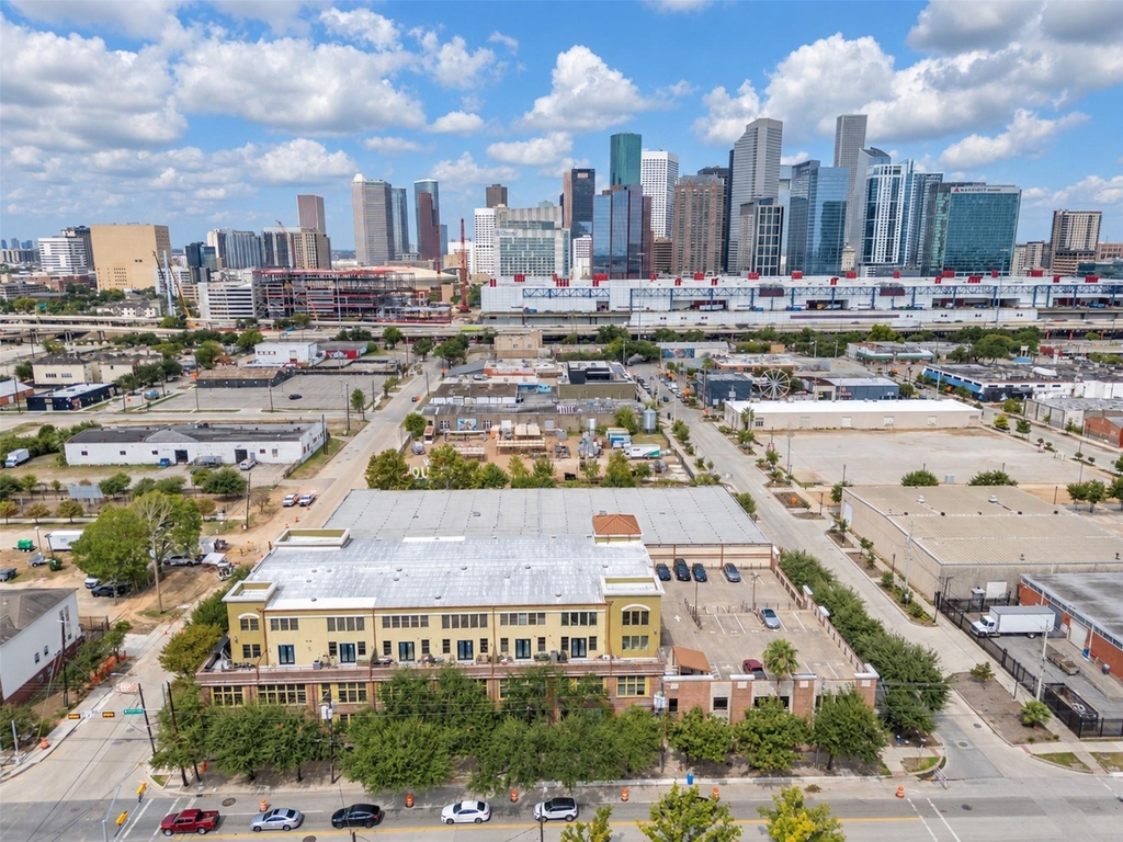 2323 Polk Street - Photo 0