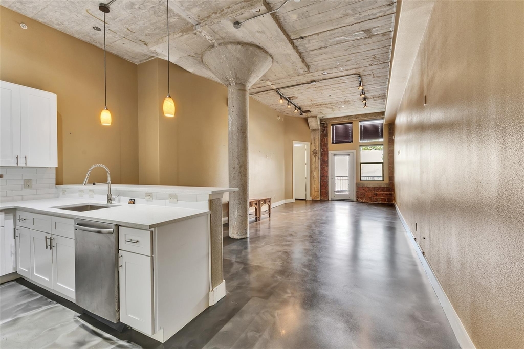 2323 Polk Street - Photo 2