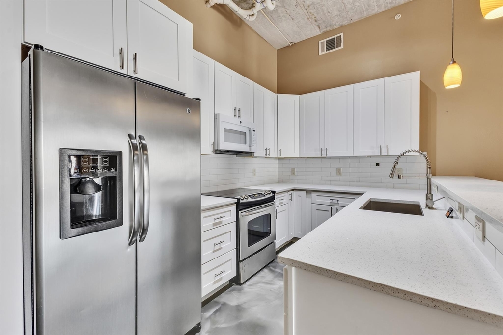 2323 Polk Street - Photo 11