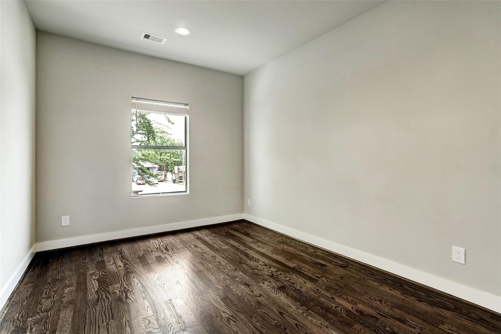 1309 Laird Street - Photo 19