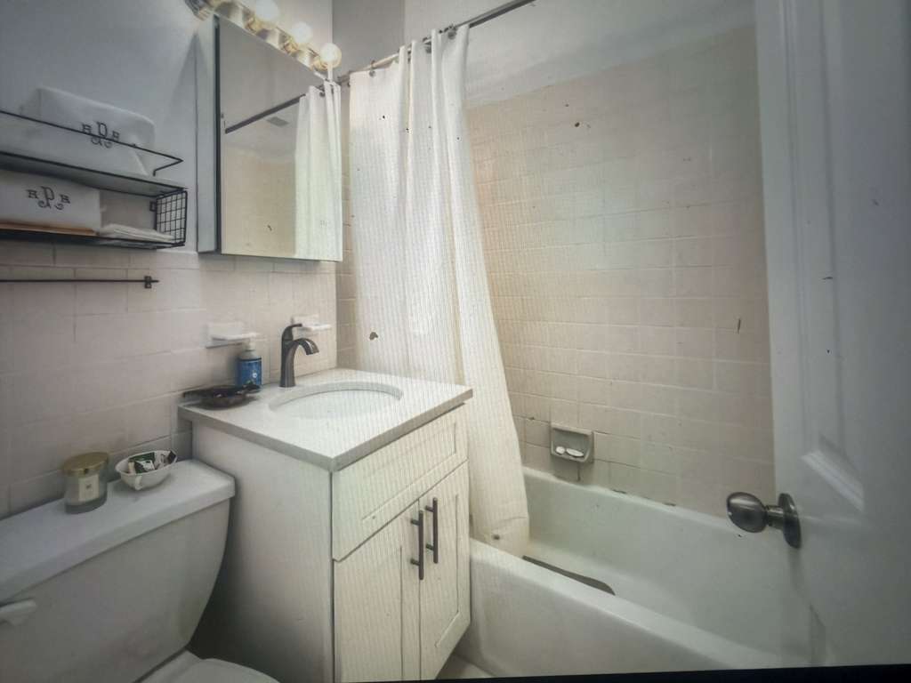 East 78th Street - Photo 3