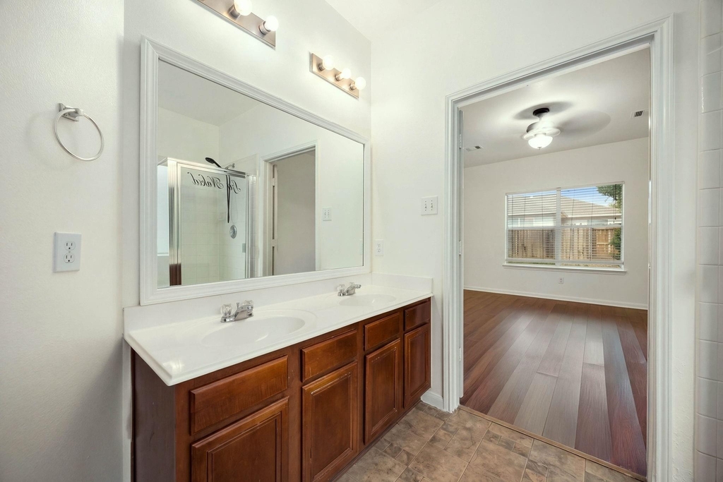 10003 Lynette Falls Drive - Photo 24
