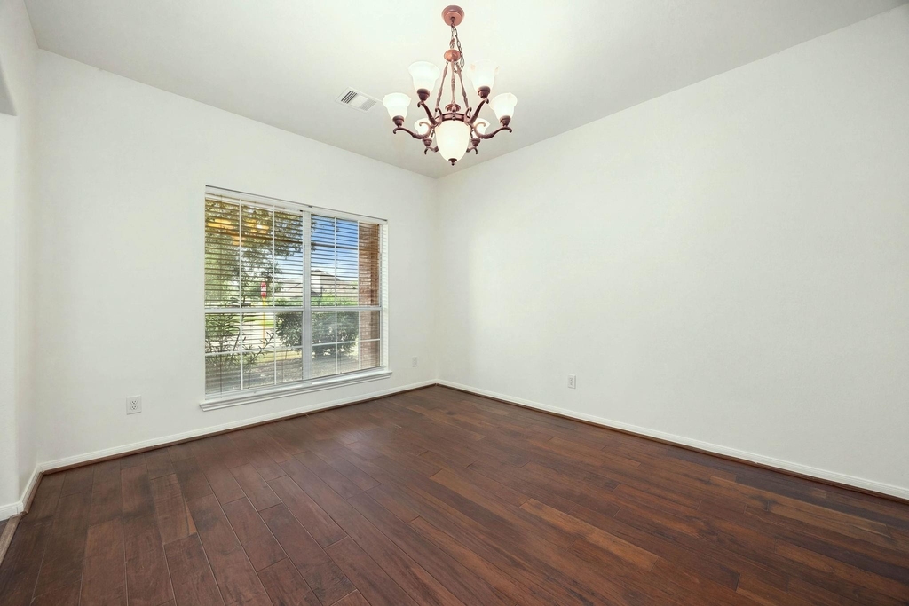 10003 Lynette Falls Drive - Photo 19