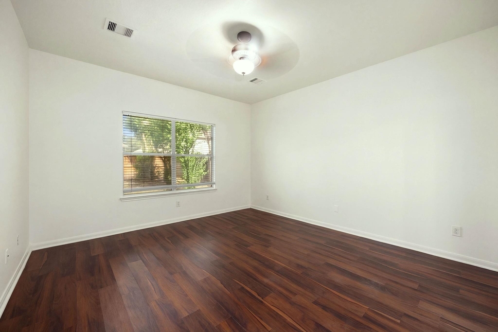10003 Lynette Falls Drive - Photo 21