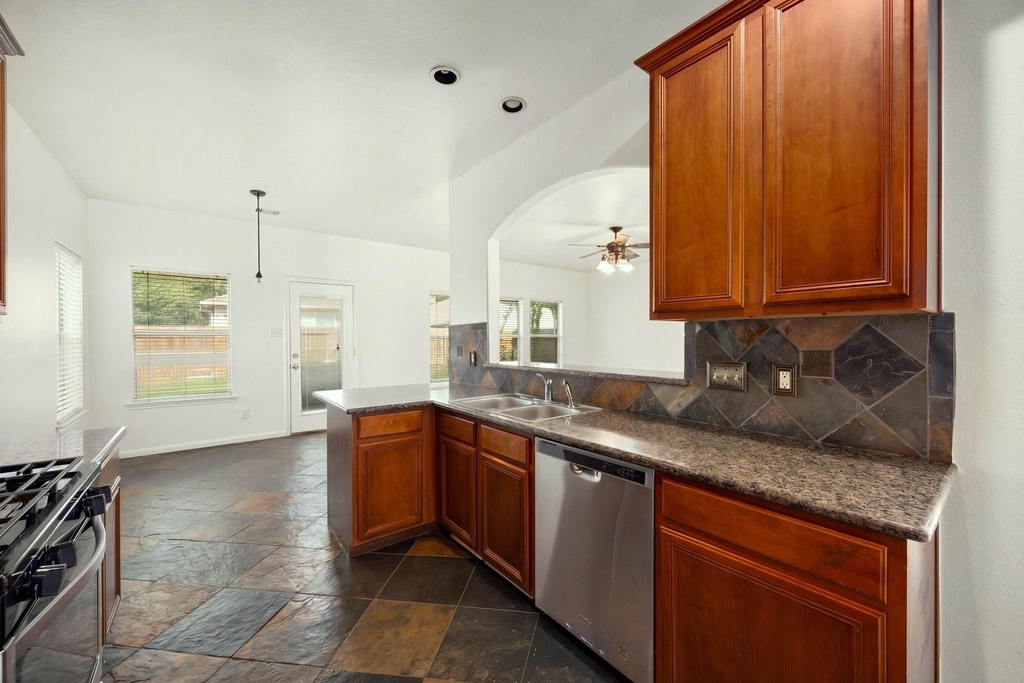 10003 Lynette Falls Drive - Photo 15