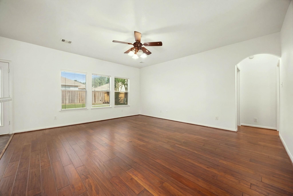 10003 Lynette Falls Drive - Photo 7