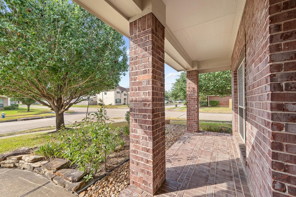 10003 Lynette Falls Drive - Photo 5
