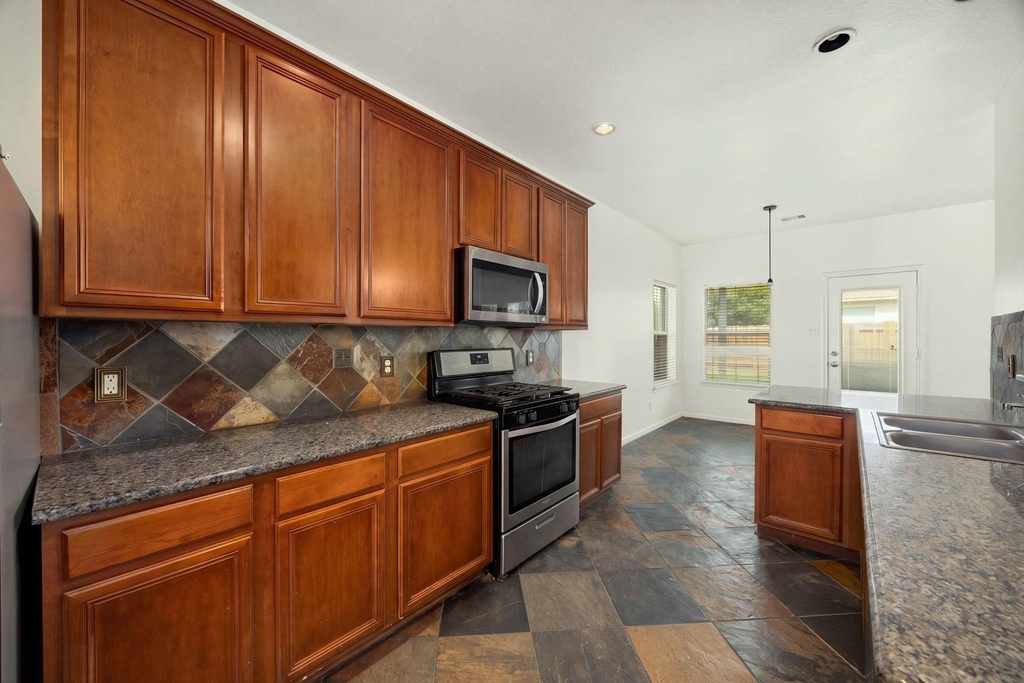 10003 Lynette Falls Drive - Photo 14