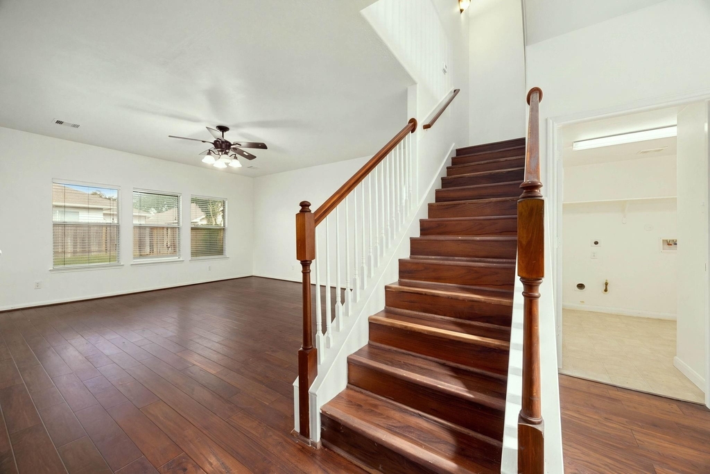 10003 Lynette Falls Drive - Photo 27