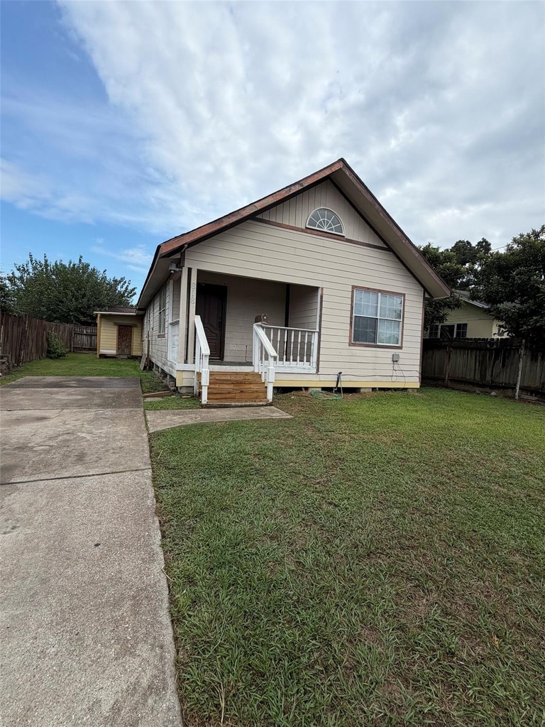 818 N Commerce Street - Photo 0