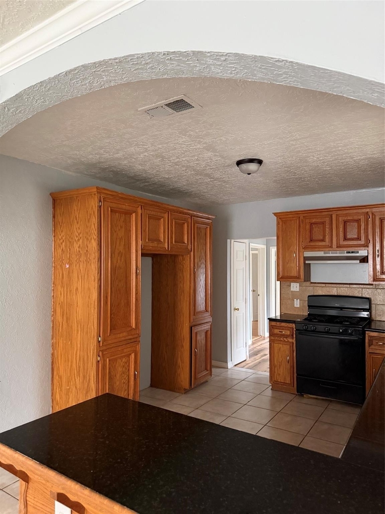 818 N Commerce Street - Photo 5