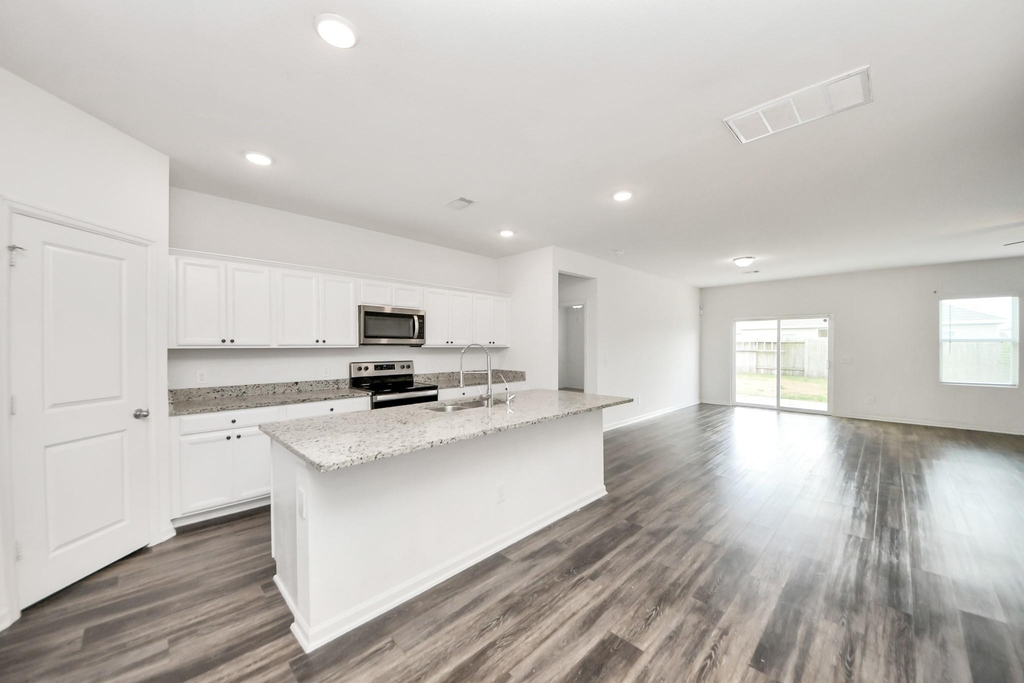 2056 Spindletree Lane - Photo 5