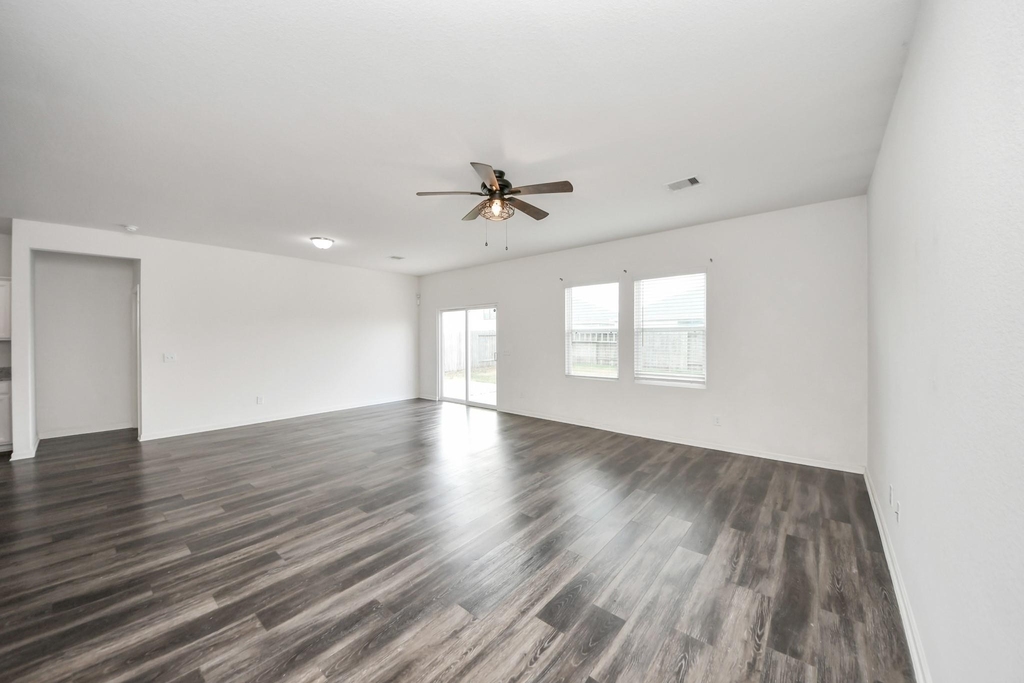 2056 Spindletree Lane - Photo 15