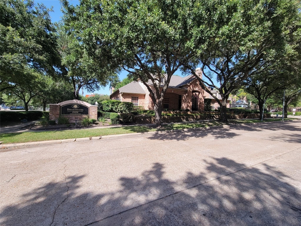 2255 Braeswood Park - Photo 0