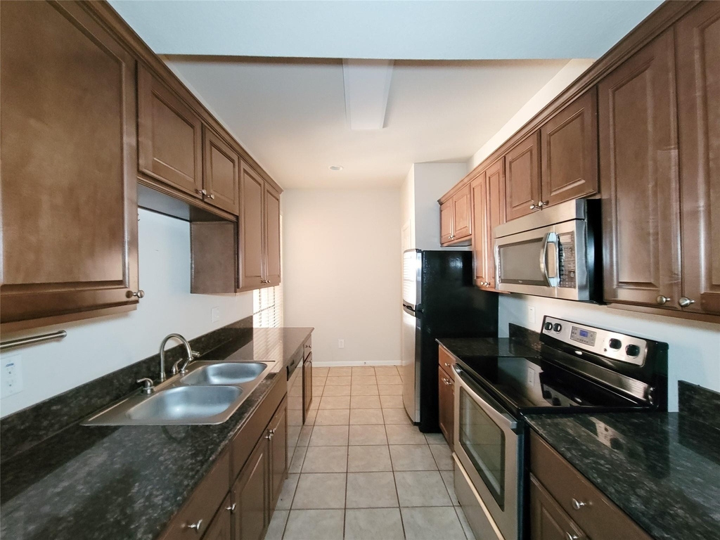 2255 Braeswood Park - Photo 15
