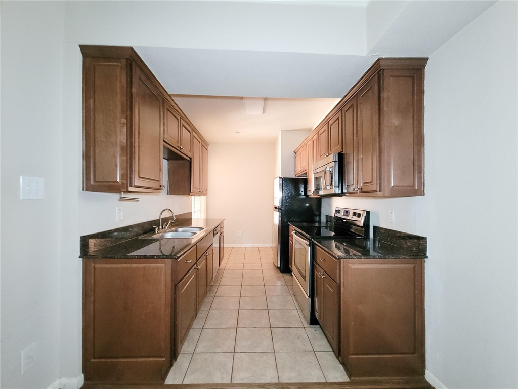 2255 Braeswood Park - Photo 14