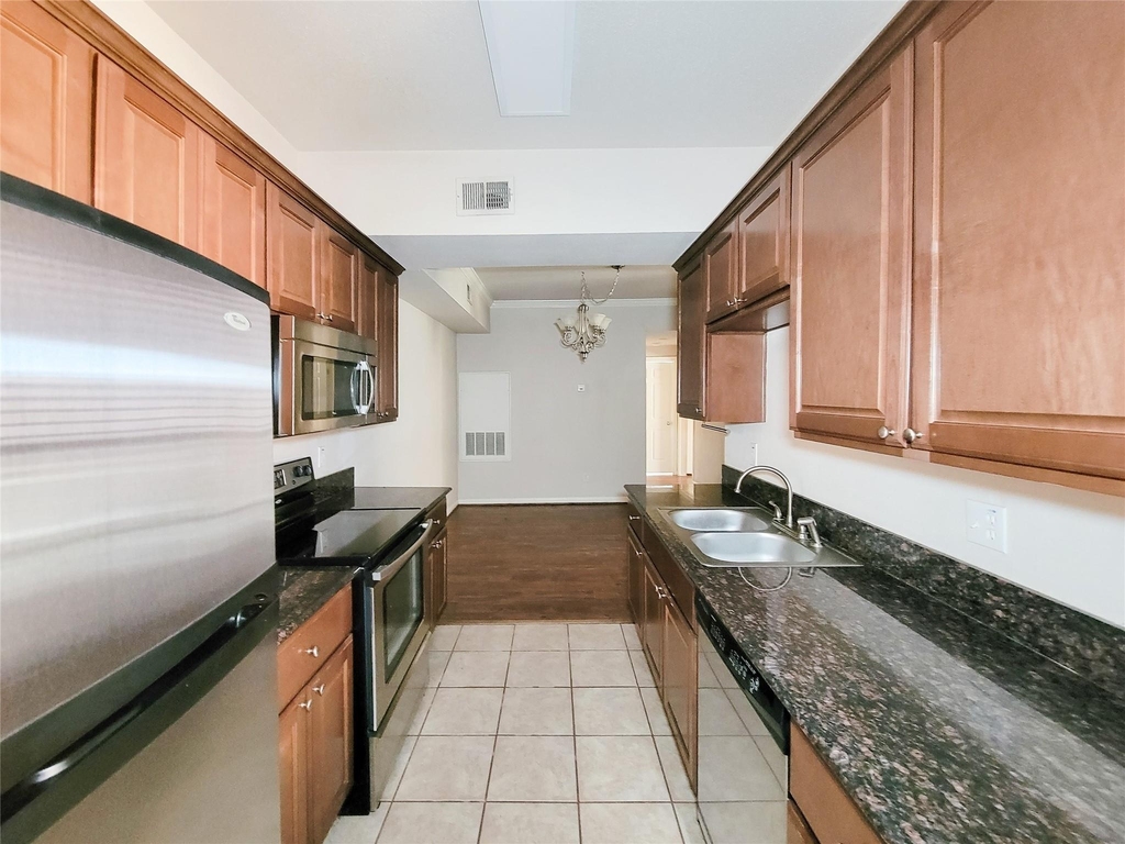 2255 Braeswood Park - Photo 18