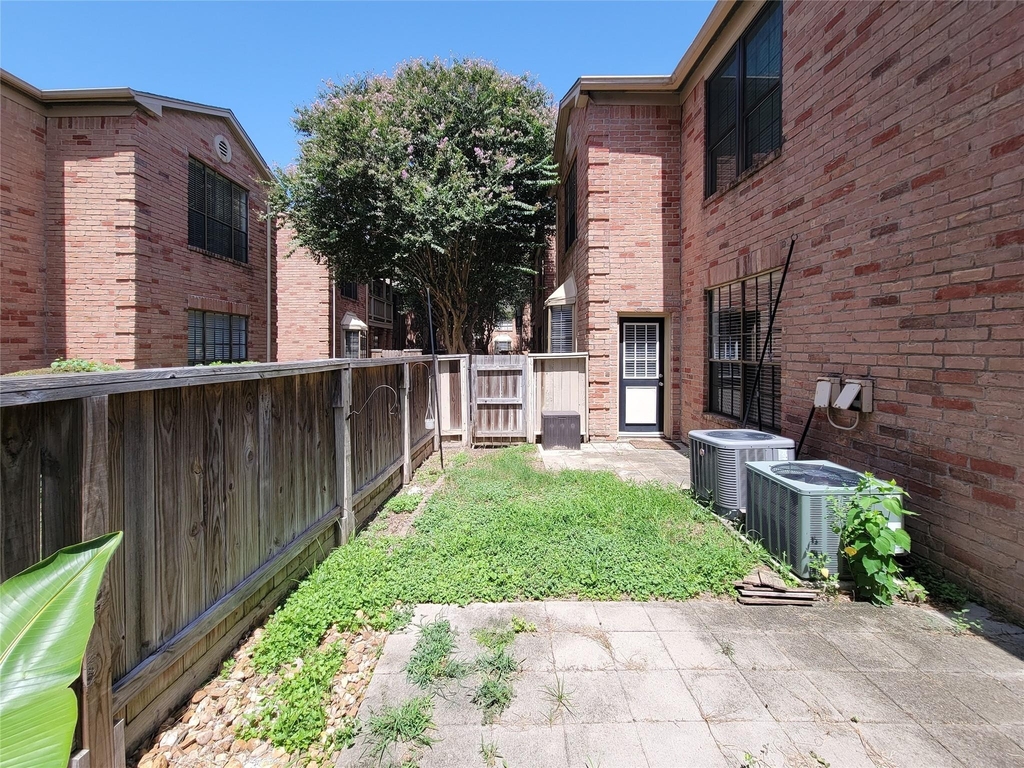 2255 Braeswood Park - Photo 33