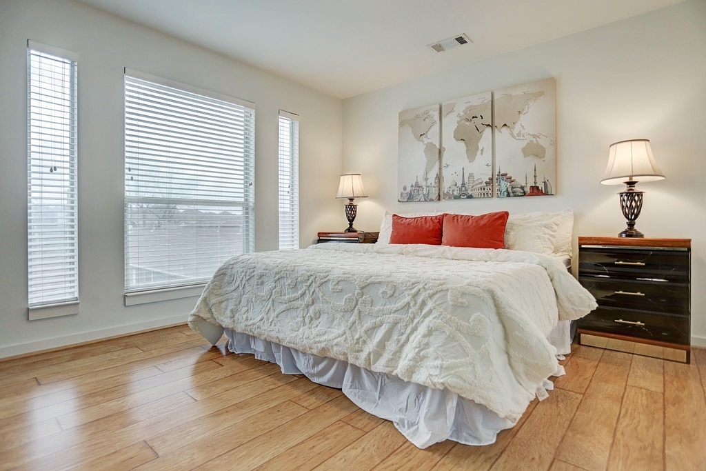 5334 Darling Street - Photo 19
