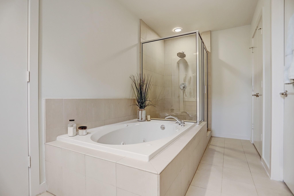 5334 Darling Street - Photo 18