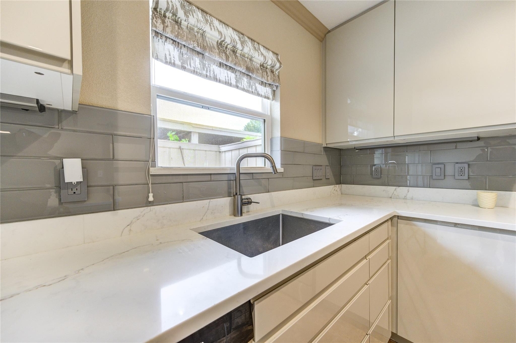 6337 Briar Rose Drive - Photo 16