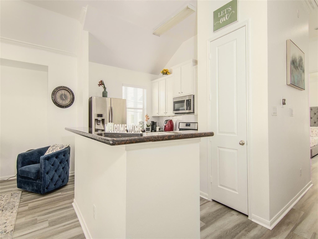 2932 Baer Street - Photo 9