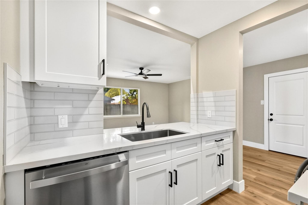6103 Anderson Street - Photo 6