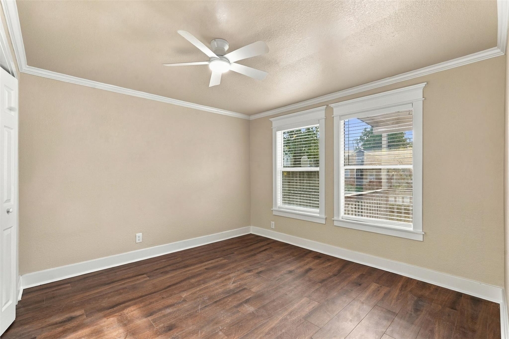 1204 Cordell Street - Photo 5