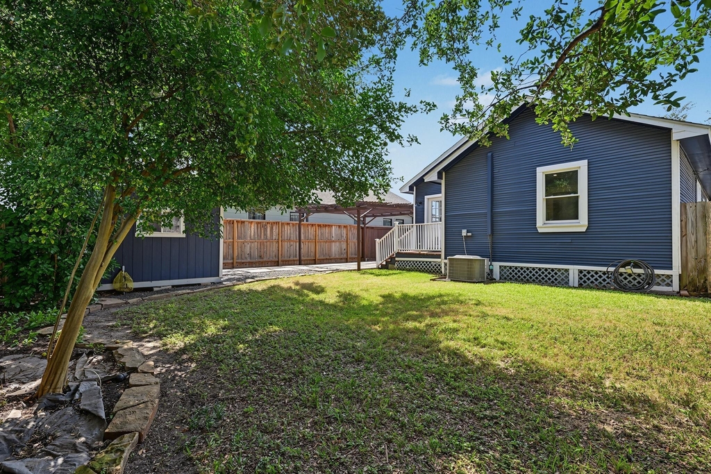 1721 Airline Drive - Photo 32