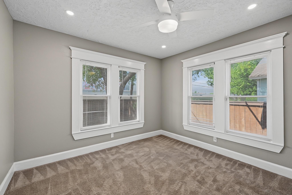 1721 Airline Drive - Photo 21