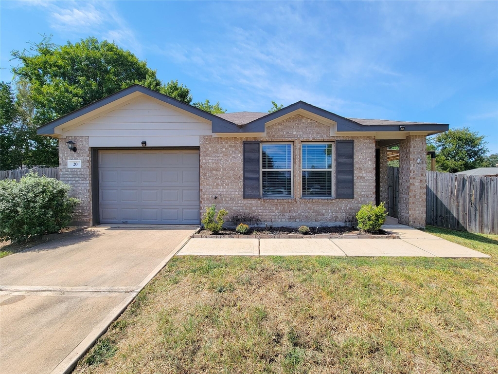 20 Carol Court - Photo 0