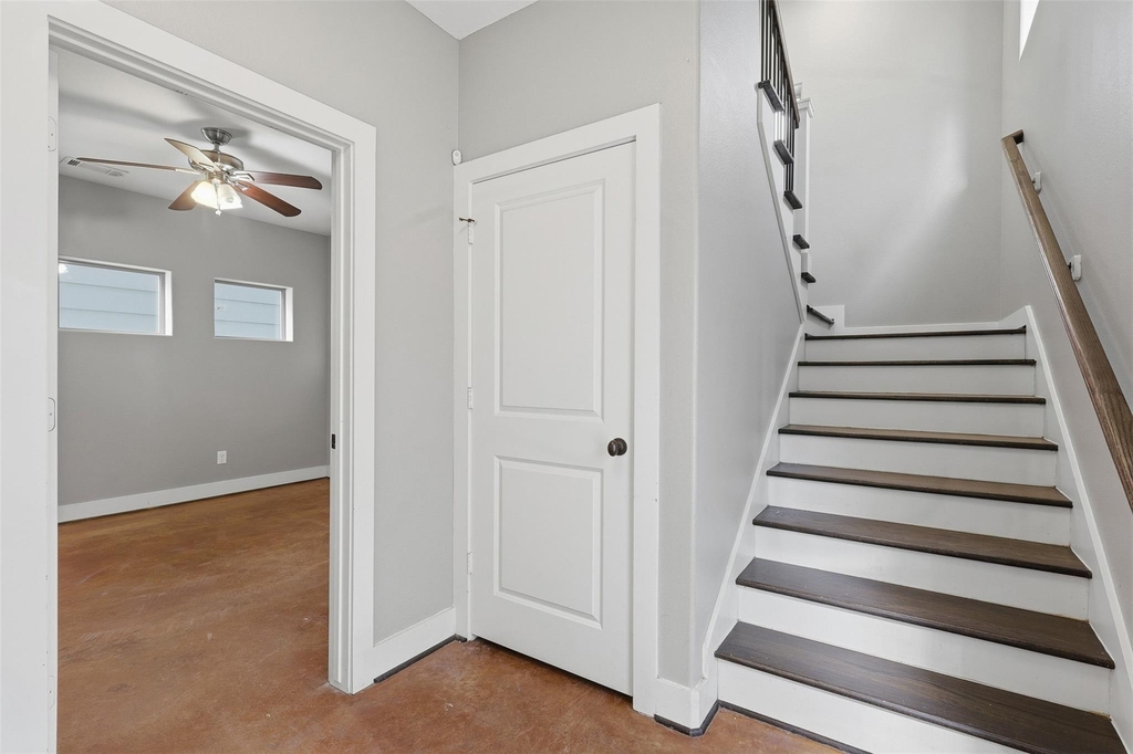 2903 Blodgett Street - Photo 2