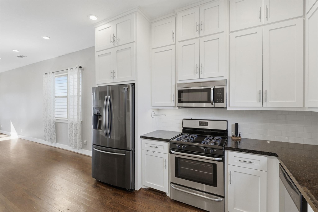 2903 Blodgett Street - Photo 12