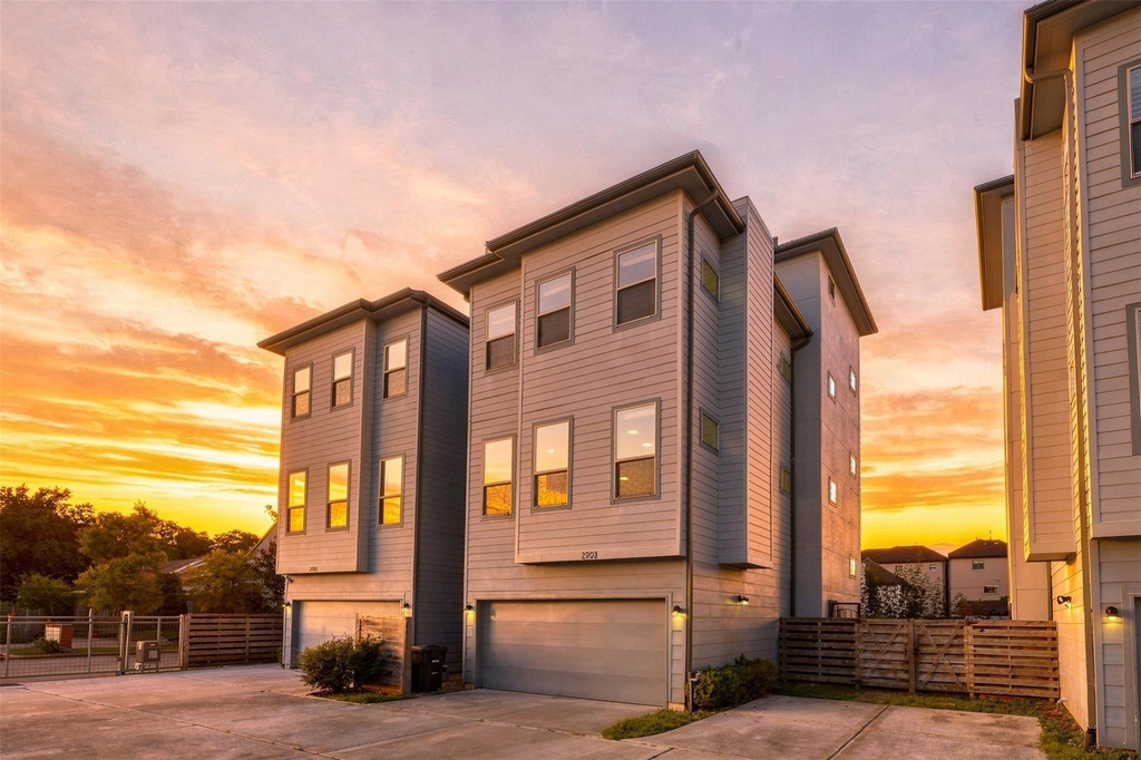 2903 Blodgett Street - Photo 1