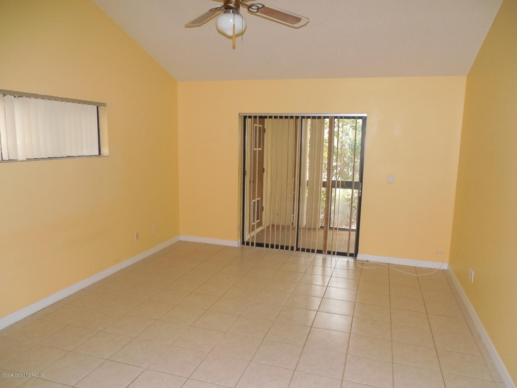 537 Summerset Court - Photo 10