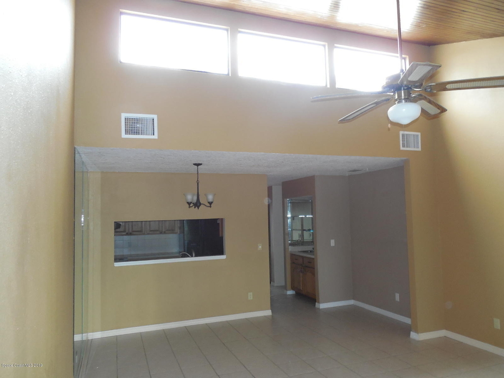 537 Summerset Court - Photo 8