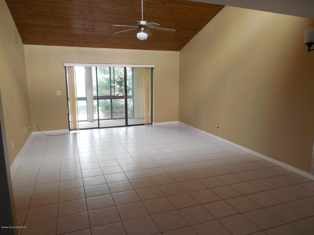 537 Summerset Court - Photo 5