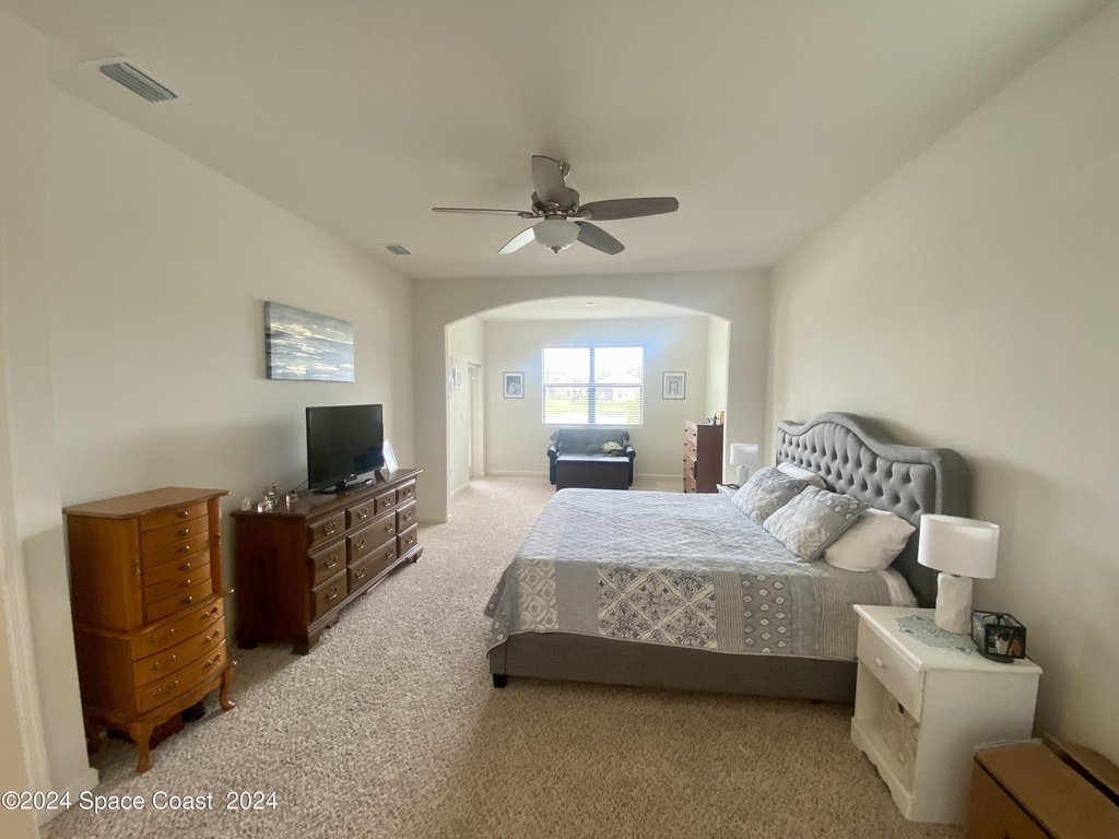 309 Wiregrass Avenue W - Photo 5