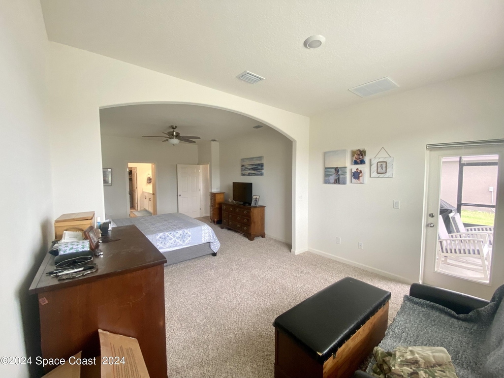 309 Wiregrass Avenue W - Photo 8