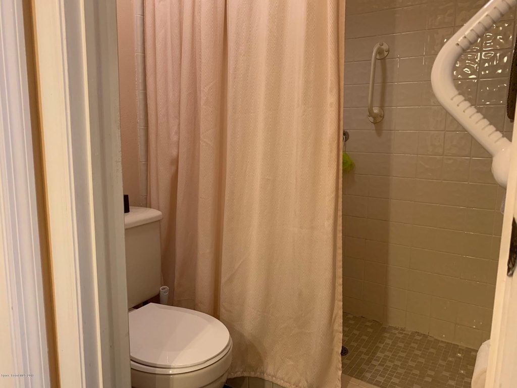 418 Hawthorne Court - Photo 18