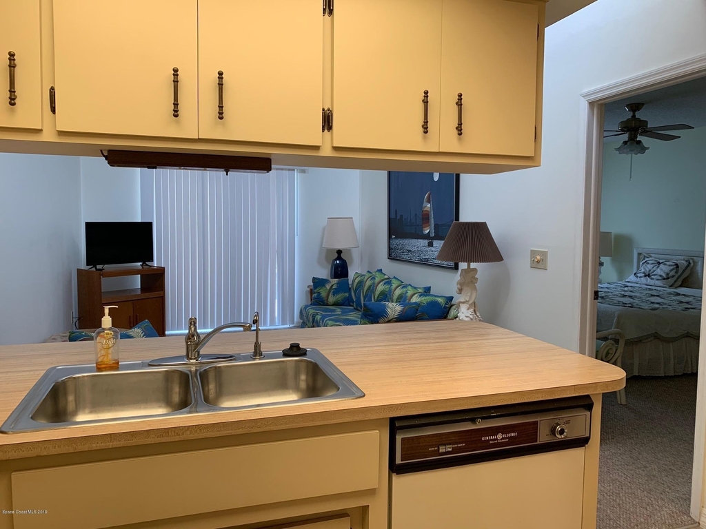 418 Hawthorne Court - Photo 12