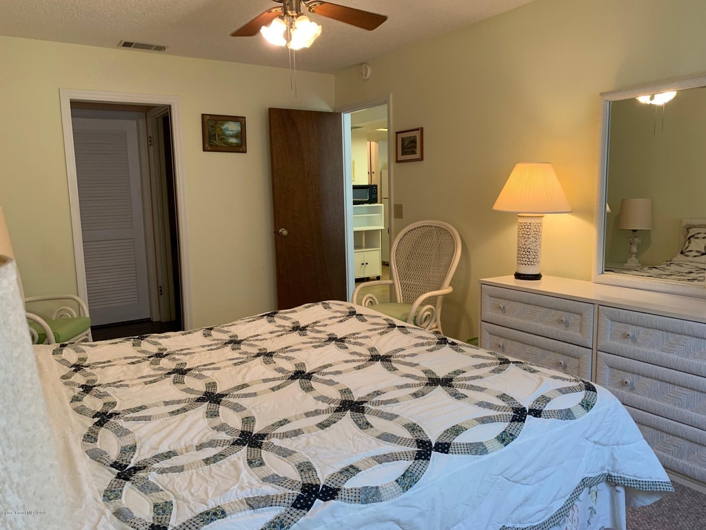 418 Hawthorne Court - Photo 17