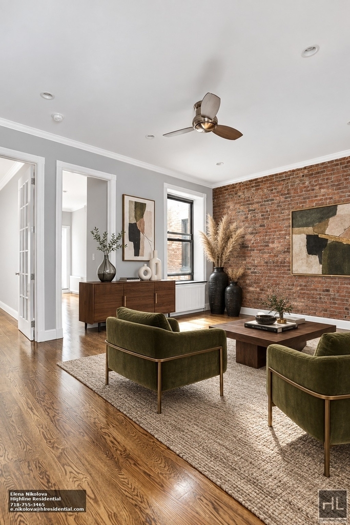 West 50 Street - Photo 5