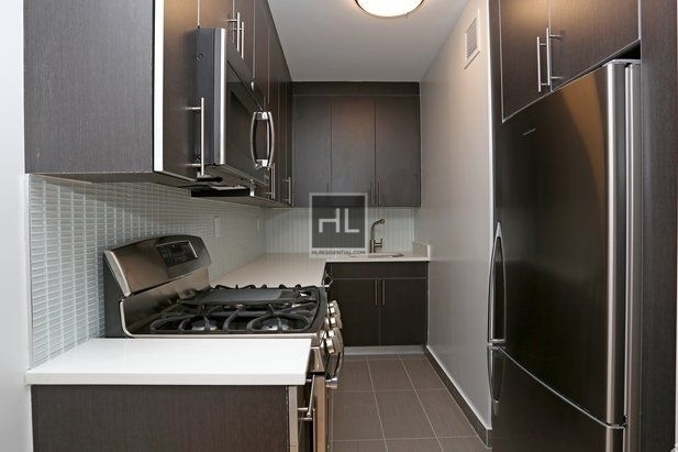 West 53 Street - Photo 3