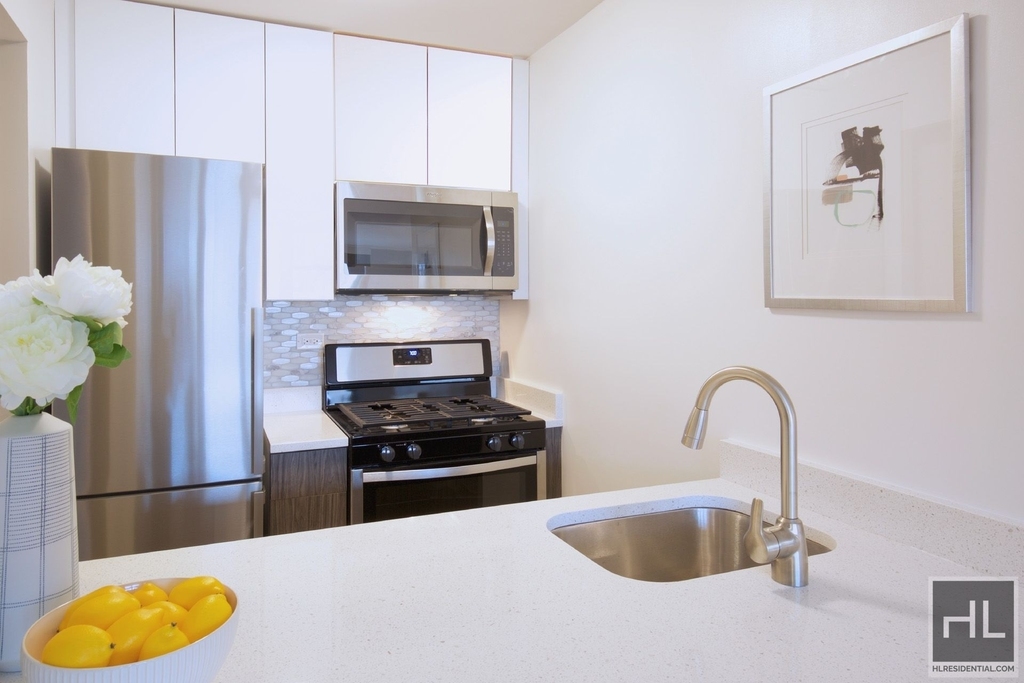 East 34th Street - Photo 3