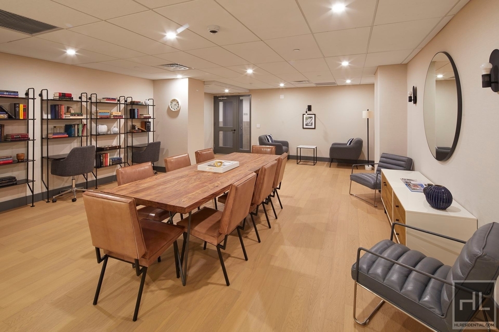 East 34th Street - Photo 6