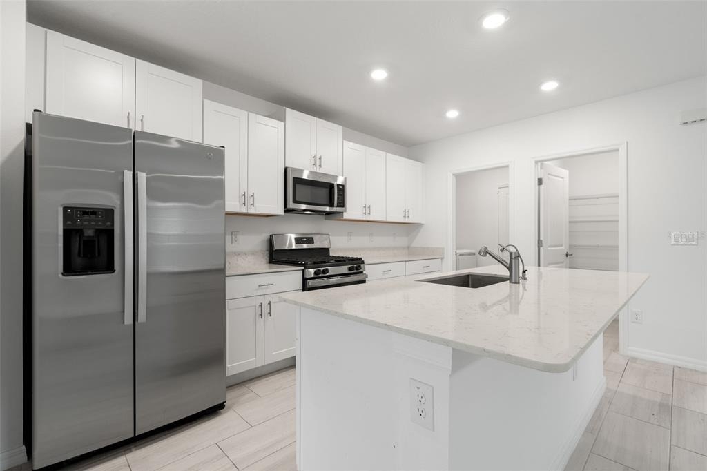 2562 Leonia Lane - Photo 3
